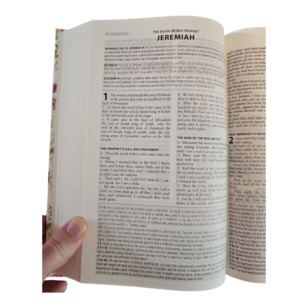 KJV Study Bible in Teal - Picture 5 of 6